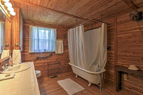 2 Canyon Lake Cabins - 3BR Total - on 2.7 Acres! image 12