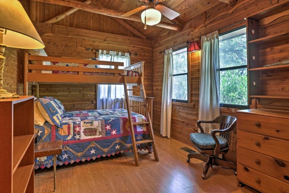 2 Canyon Lake Cabins - 3BR Total - on 2.7 Acres! Image 15