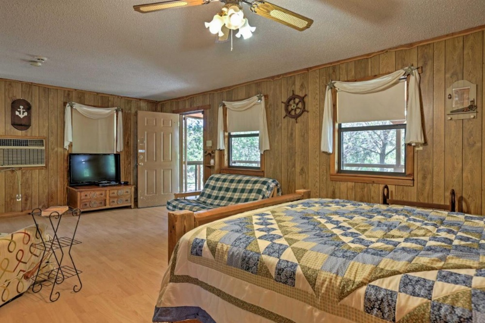 2 Canyon Lake Cabins - 3BR Total - on 2.7 Acres! Image 17