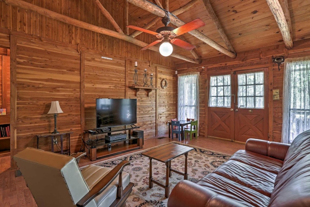 2 Canyon Lake Cabins - 3BR Total - on 2.7 Acres! Main image