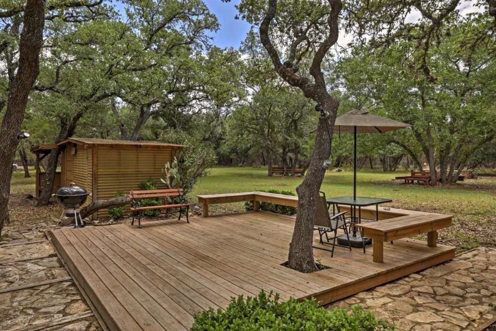 2 Canyon Lake Cabins - 3BR Total - on 2.7 Acres! Image 21