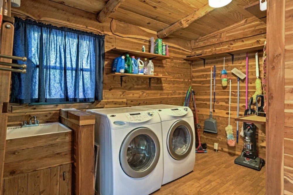 2 Canyon Lake Cabins - 3BR Total - on 2.7 Acres! Image 24