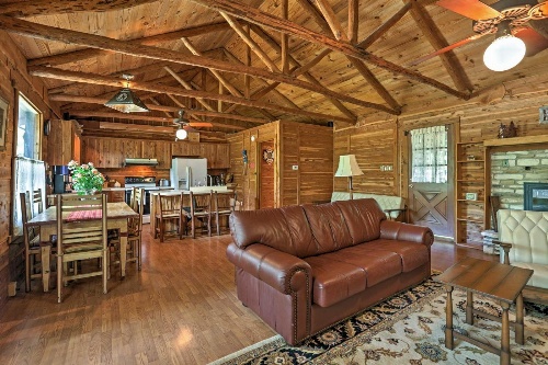 2 Canyon Lake Cabins - 3BR Total - on 2.7 Acres! image 4